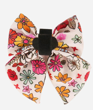 Chien de chiens à l'imprimé fleur