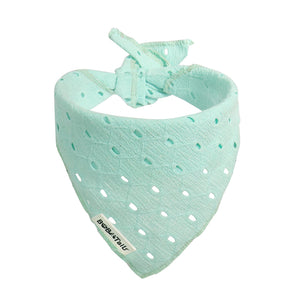 Bandana de chien de broderie en soie