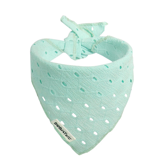 Bandana de chien de broderie en soie