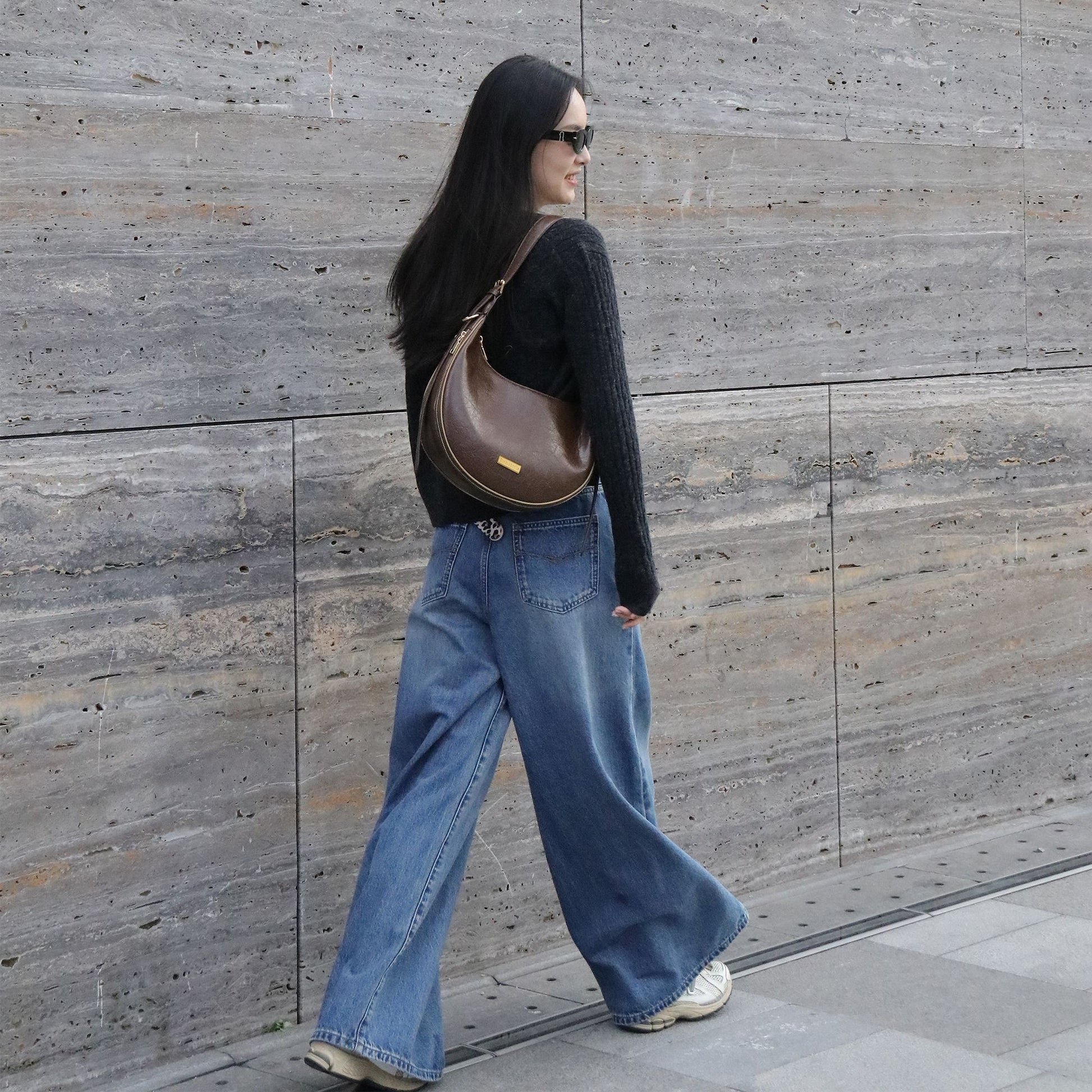 Sac Crescent – Élégant sac à bandoulière incurvé pour les mamans d'animaux stylées | Bobotails